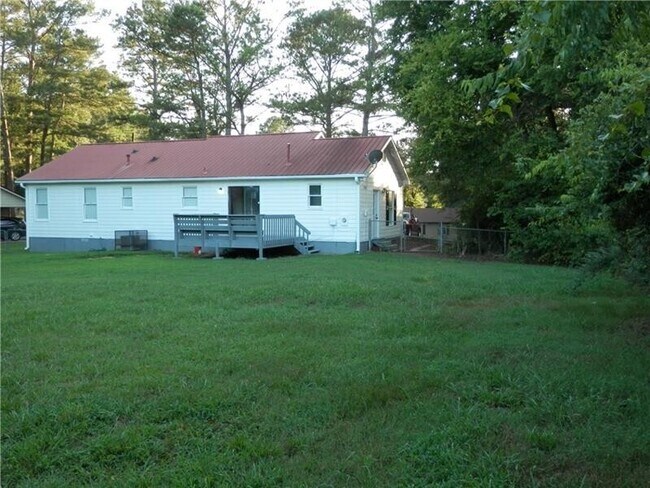Building Photo - 13 Red Barn Rd