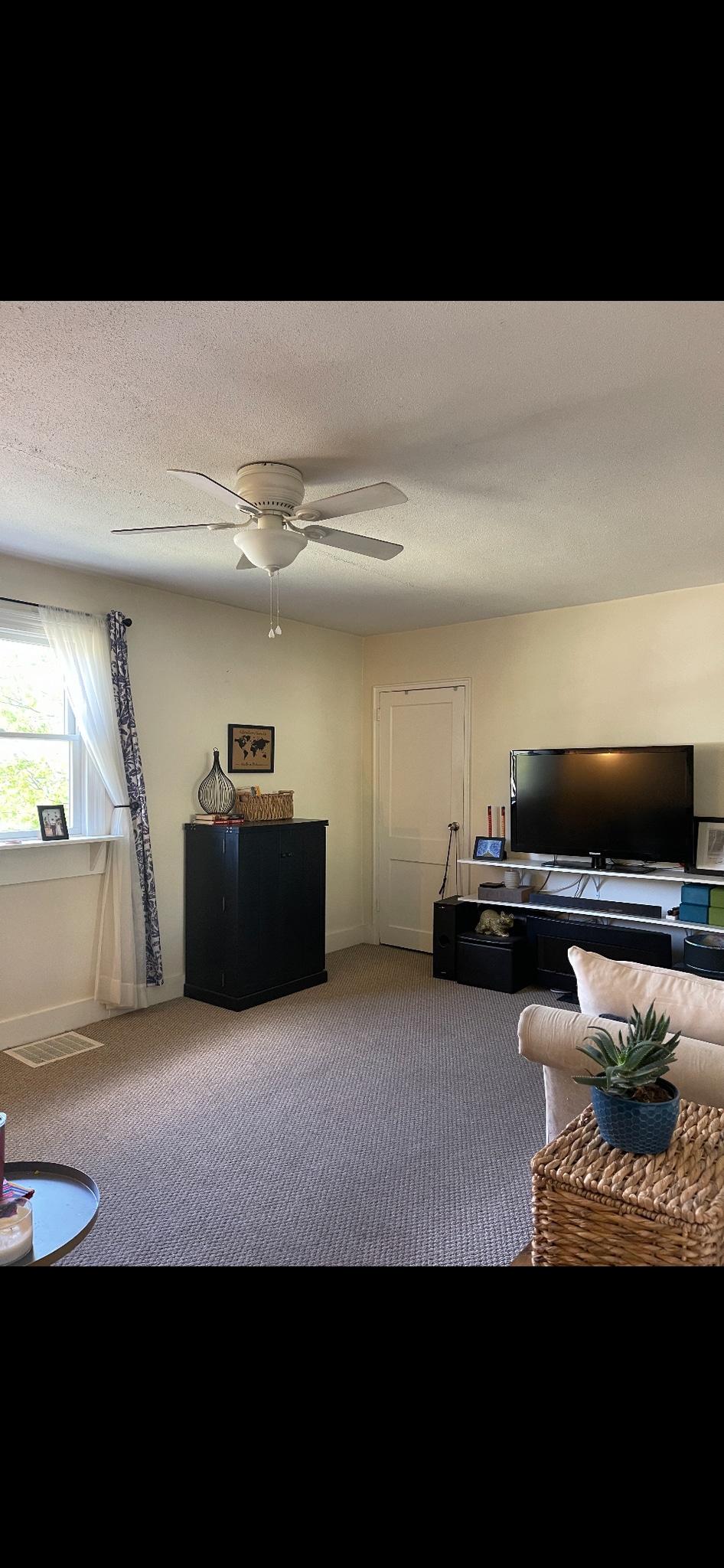Building Photo - 137 Woodlawn Rd