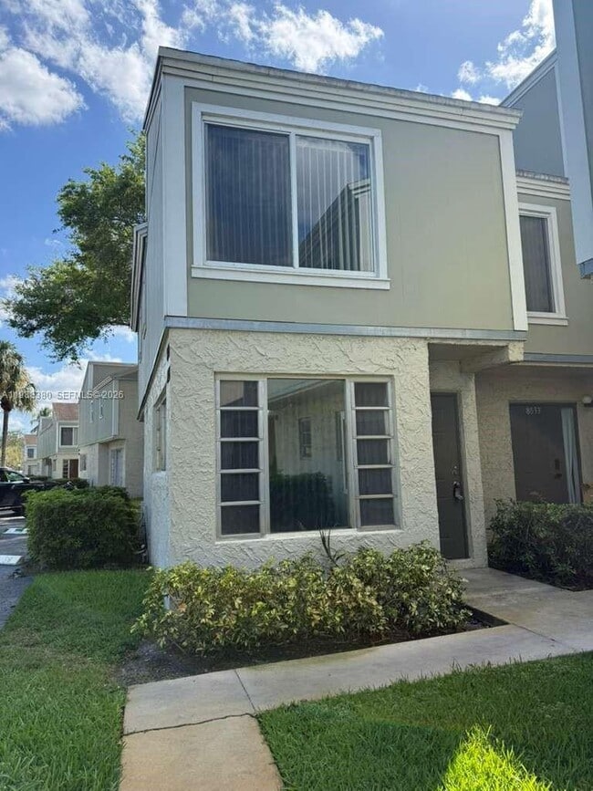 Building Photo - 8031 Lagos De Campo Blvd