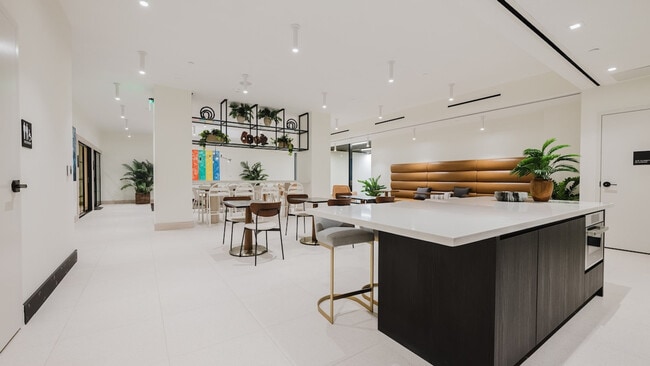 Building Photo - 36 NE 2nd St