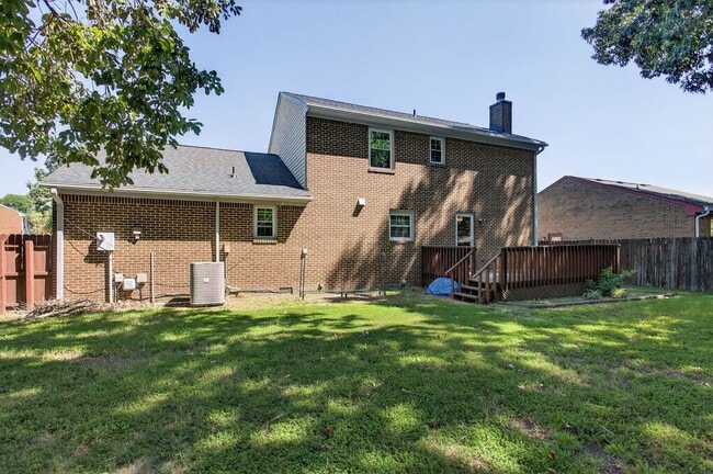 Building Photo - 40 Westview Dr