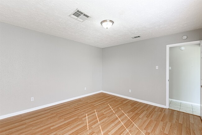 Building Photo - 2519 Ironclad Dr