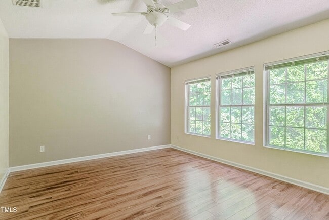 Building Photo - 306 Orchard Park Dr