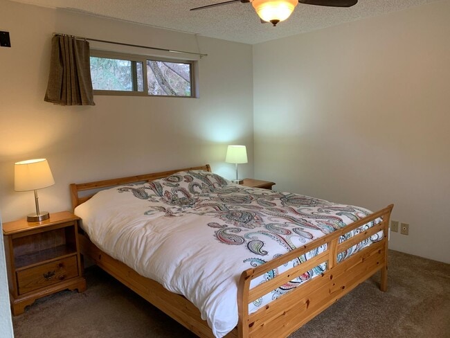 Building Photo - 2-Bedroom 2-Bathroom duplex in Harlow neig...