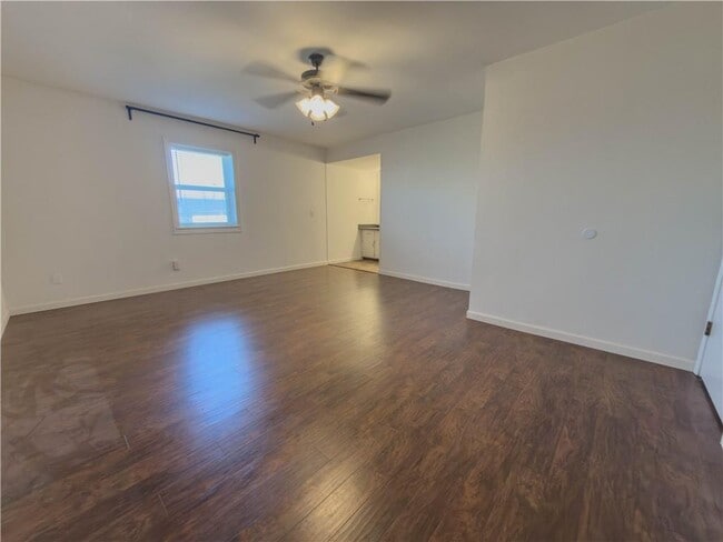 Building Photo - 2713 W Fir St