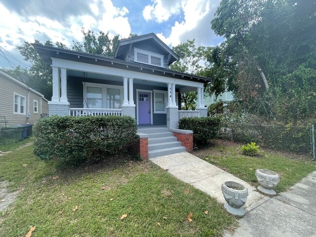 Building Photo - Historic Downtown Wilmington Cottage