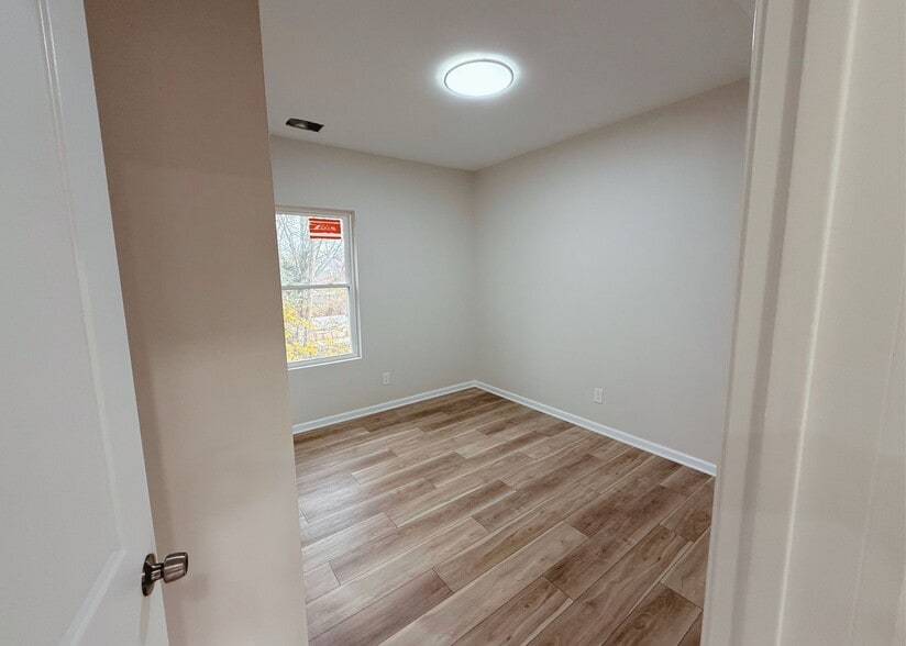 Building Photo - 5216 Duke Ave