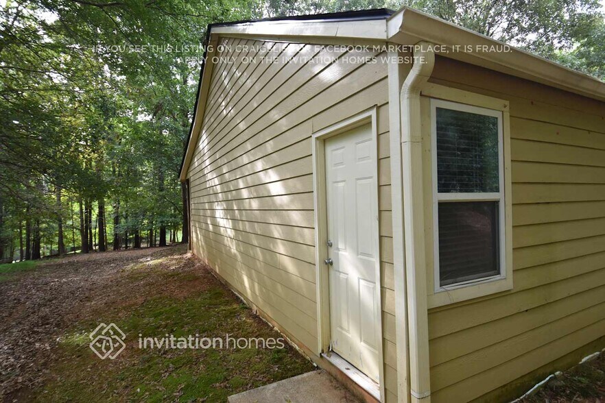 Building Photo - 1213 Trout Dr
