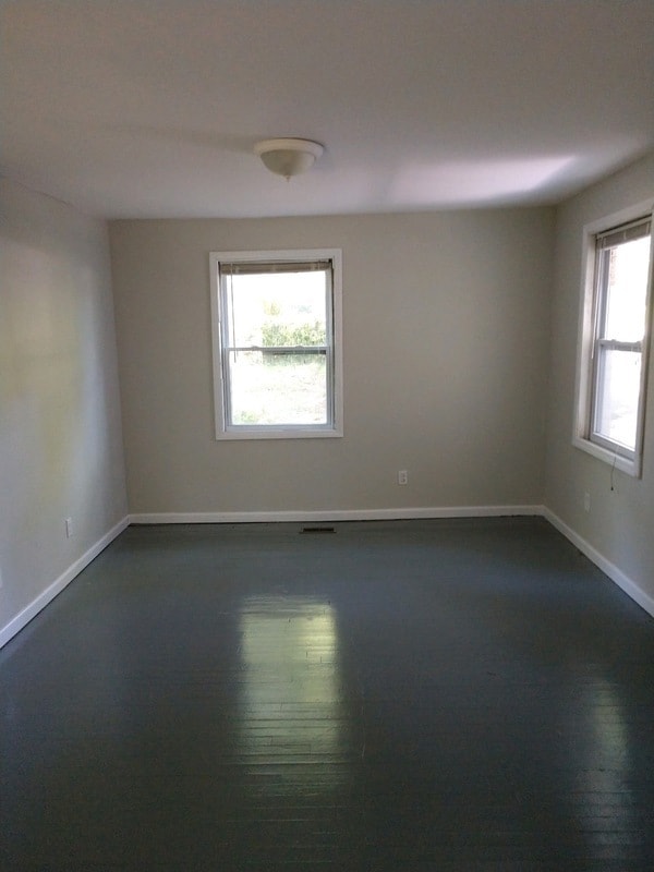 Building Photo - 4207 Dinglewood Ave