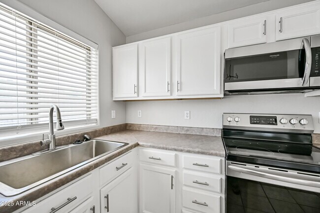 Building Photo - 351 N Wildrose