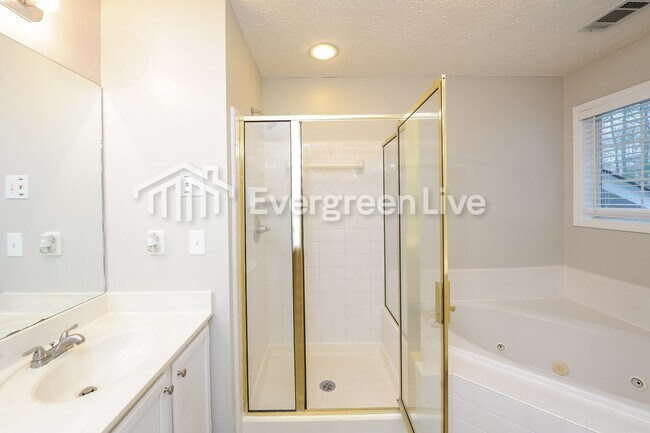 Building Photo - 9928 Point View Dr