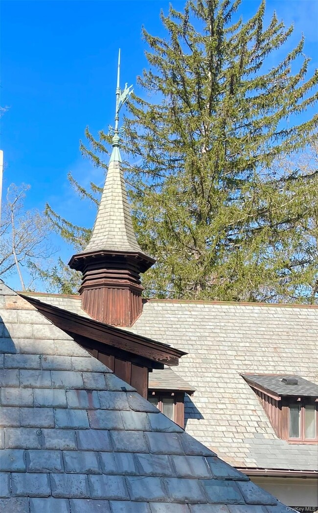 Building Photo - 12 Pine Hill Rd