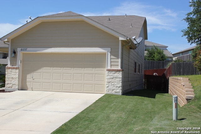 Building Photo - Great 4 Bedroom, 3 Bathroom Home Available in Scenic Hills (Cibolo/Schertz) Realtor Commission: $600