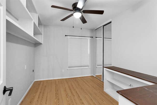 Building Photo - 106 N Rushwing Cir