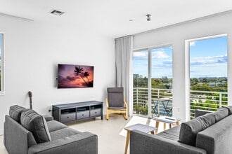 Building Photo - Monthly rental for Season , ( min 4 months)