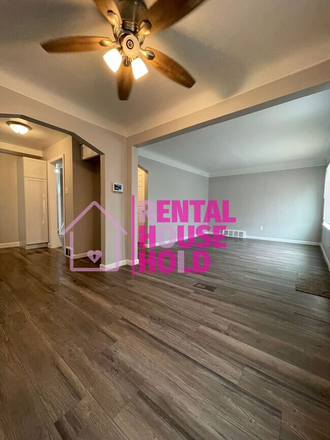 Building Photo - Security Deposit Slashed in Half just $500...