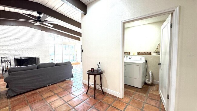 Building Photo - 10380 Tangelo Rd