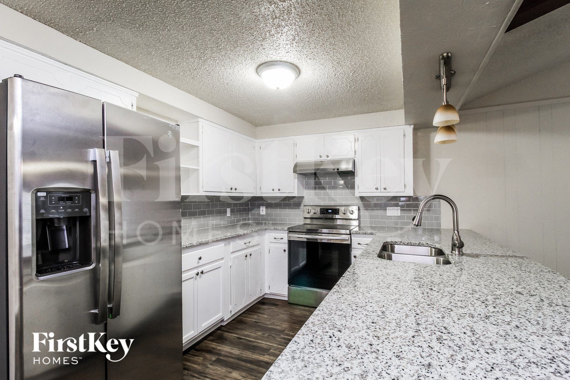 Building Photo - 2509 E Williamsburg Manor