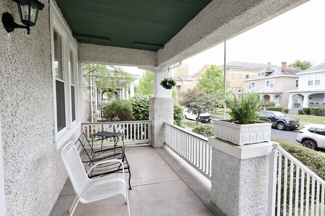 Building Photo - 2721 Garland Ave