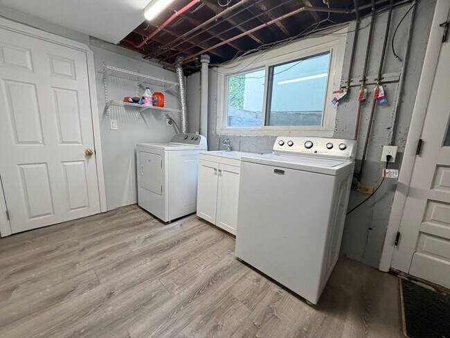 Building Photo - 39 Townly Rd
