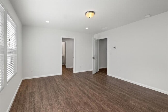 Building Photo - 1139 Lookout Ave NW