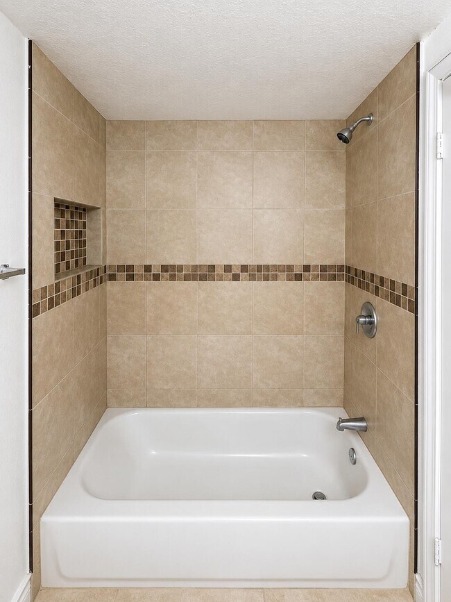 Building Photo - 5728-5728 Blueberry Ct