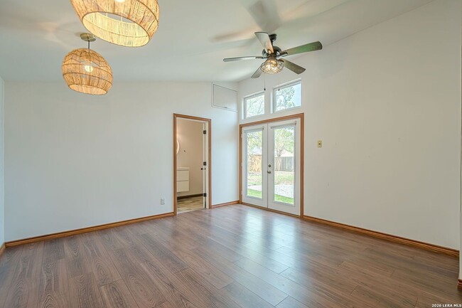 Building Photo - GORGEOUS 4-BEDROOM HOME IN TERRELL HEIGHTS