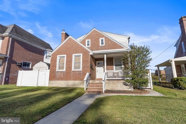 Building Photo - 821 Stanbridge St