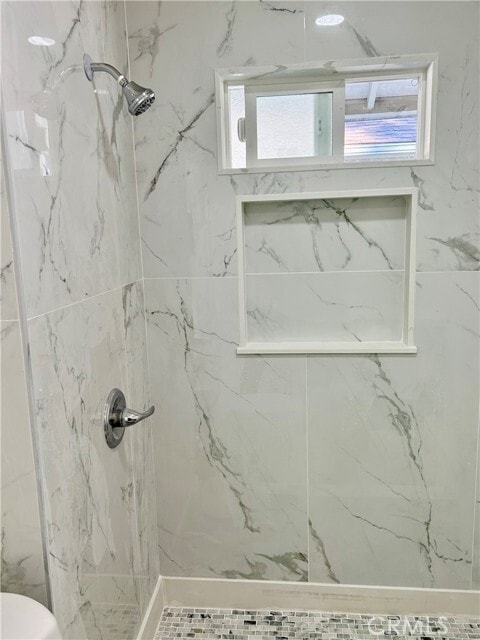 Building Photo - 476 E Woodbury Rd