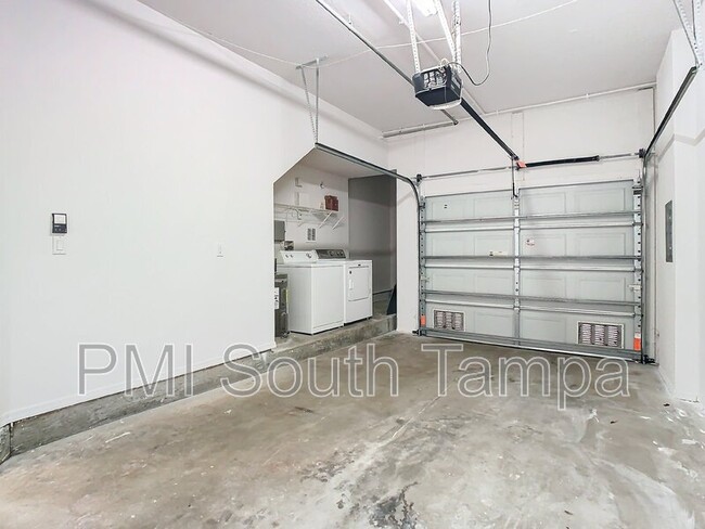 Building Photo - 5220 Beach Breeze Ct