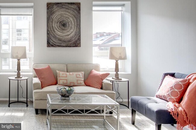 Building Photo - 2422 17th St NW