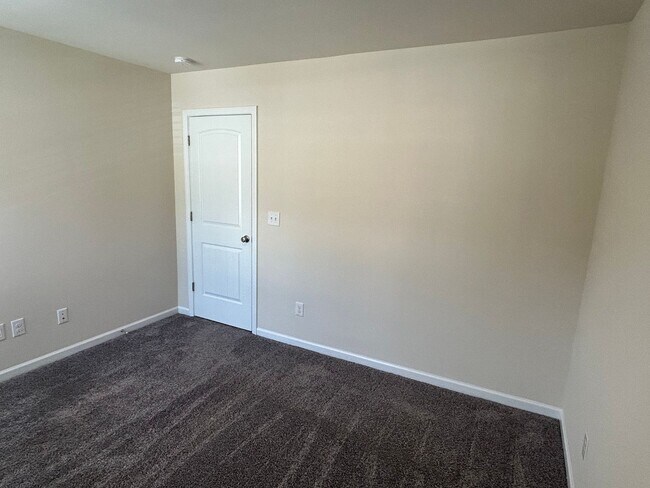 Building Photo - 3 Bed | 2.5 Bath House in Clayton
