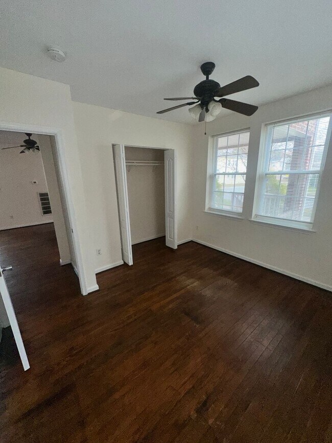 Building Photo - Three Bedroom Condo - Centrally Located Suffolk!