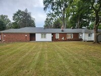 Building Photo - 7675 N Hix Rd