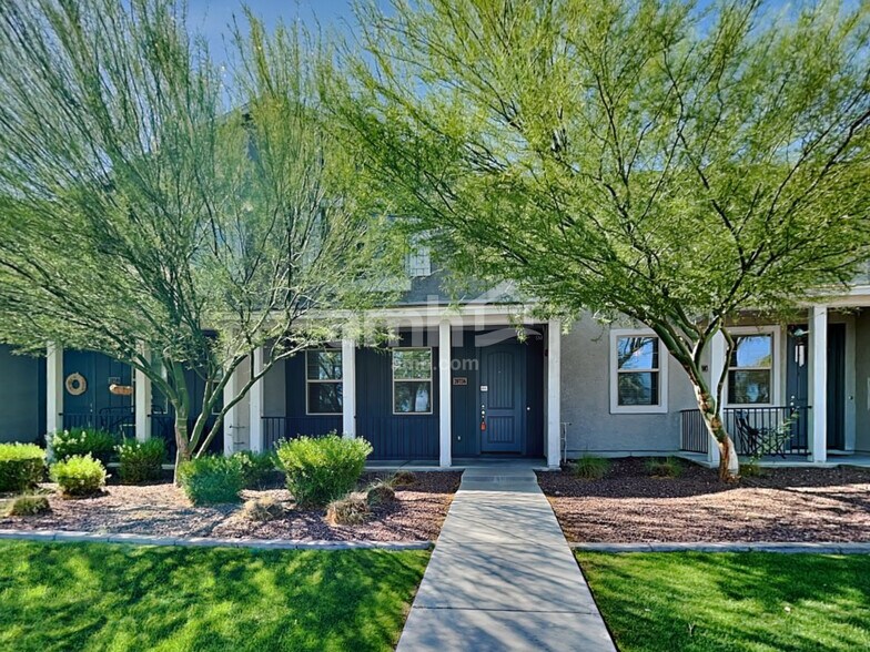 Primary Photo - 20736 W Thomas Rd