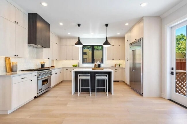 Building Photo - Contemporary Mount Carmel Retreat with Seamless Indoor-Outdoor Living