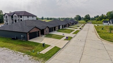 Building Photo - 126 Beechwood Ln