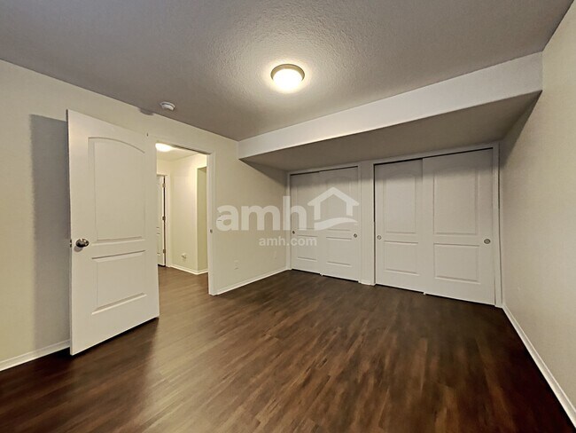 Building Photo - 5052 Sacred Feather Dr