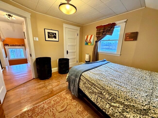 Building Photo - 157 Riverview Ave