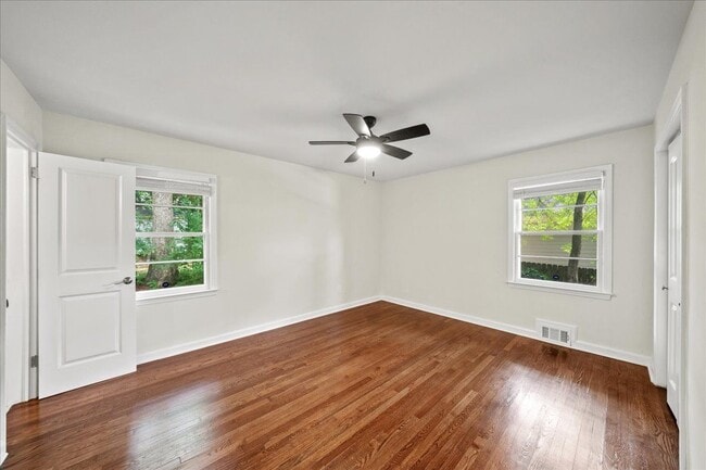 Building Photo - 2038 S Akin Dr