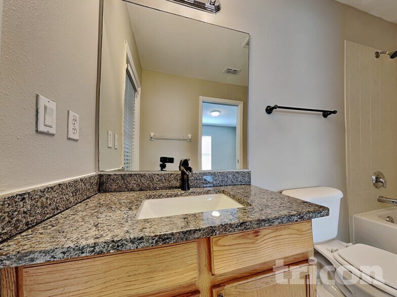 Building Photo - 12339 Palm Ridge Dr