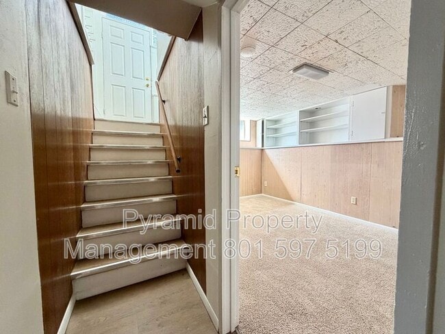 Building Photo - 1534 Garfield Ave S