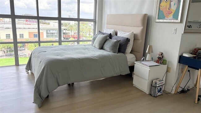 Building Photo - 3451 NE 1st Ave