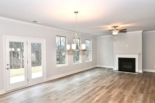 Building Photo - 229 Hellen Vly Dr