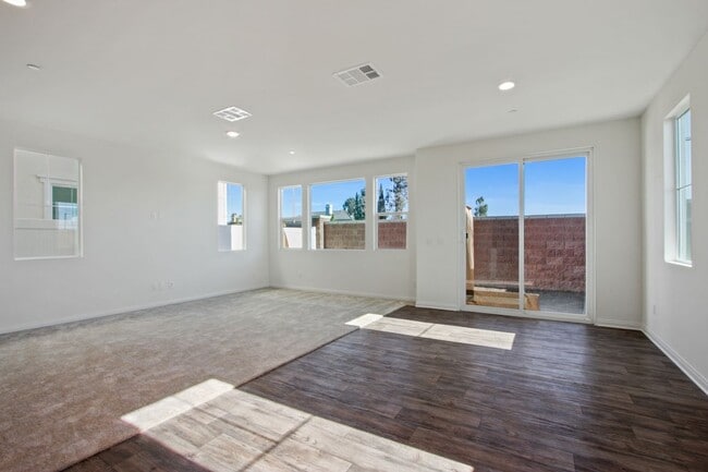Building Photo - 16435 Globetrotter Ave