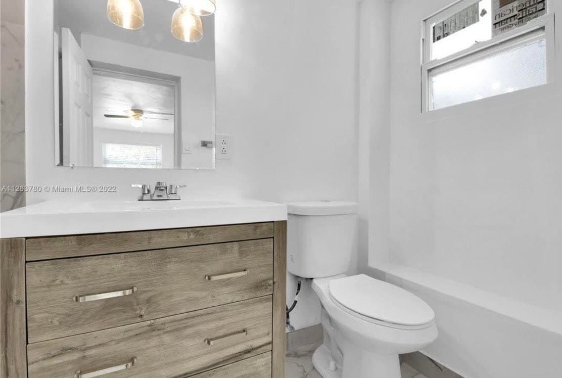 Building Photo - 323 NW 108th St