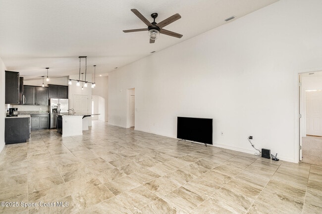 Building Photo - 4028 Alligator Flag Cir