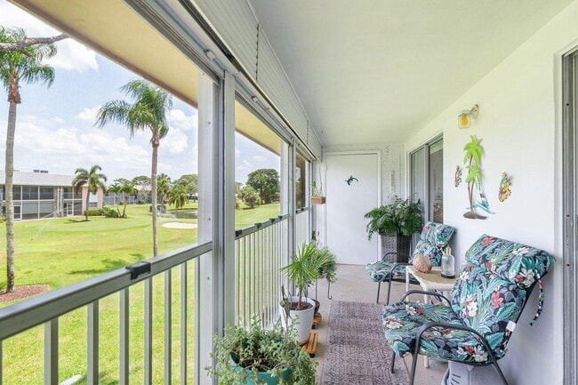 Building Photo - 18081 SE Country Club Dr