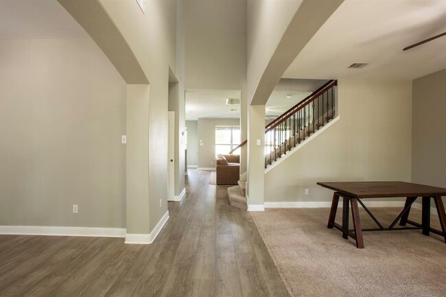 Building Photo - 350 McGarity