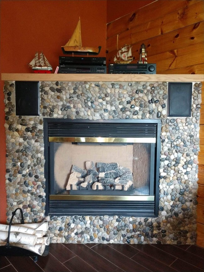 Building Photo - 8 Ridge St